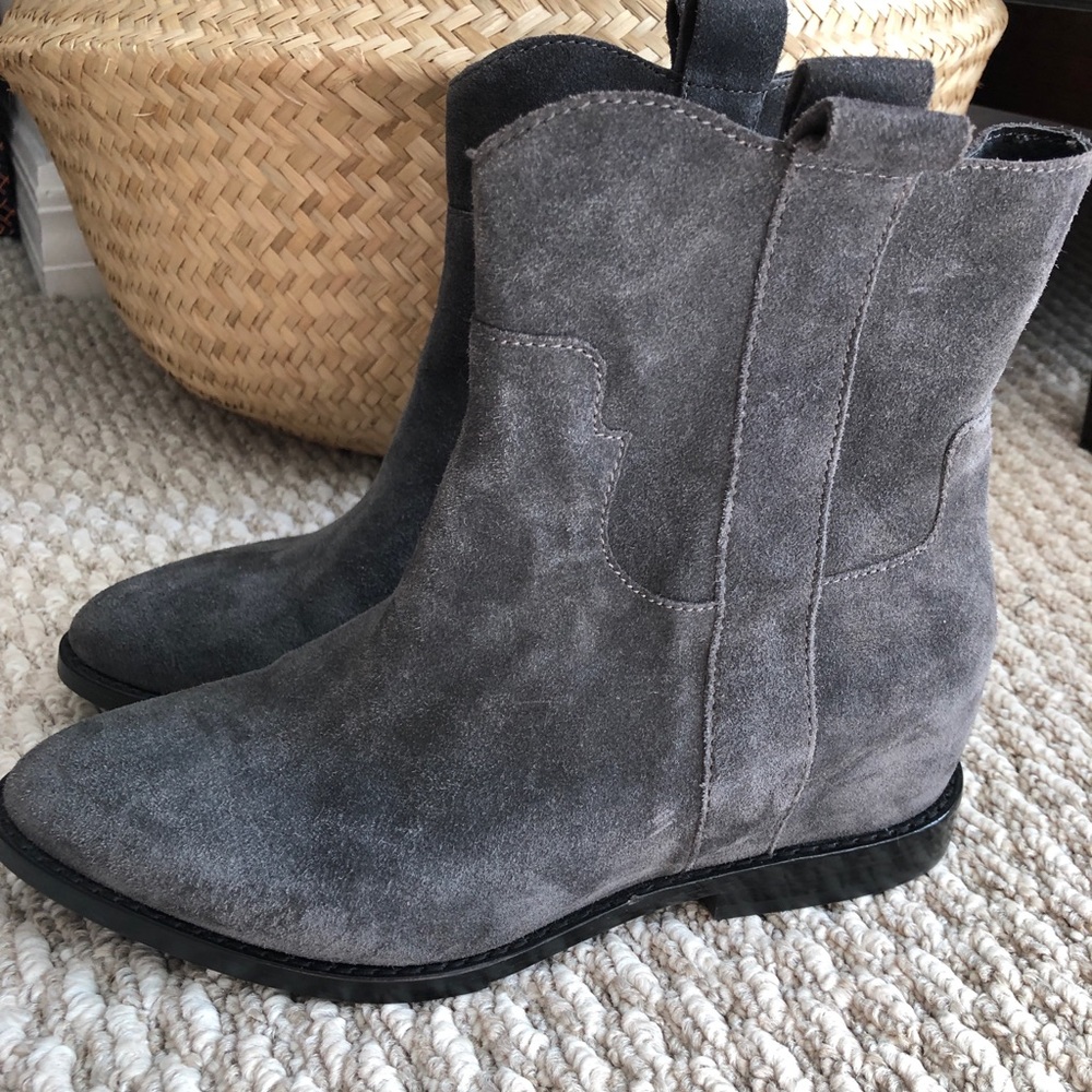 Ash boots women